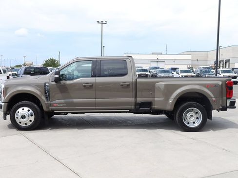 Used 2026 Ford F450 Lariat w/ Lariat Ultimate Package AWD/4WD image 3