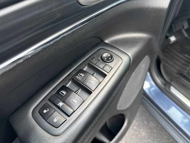 Used 2021 Jeep Grand Cherokee Limited AWD/4WD image 12