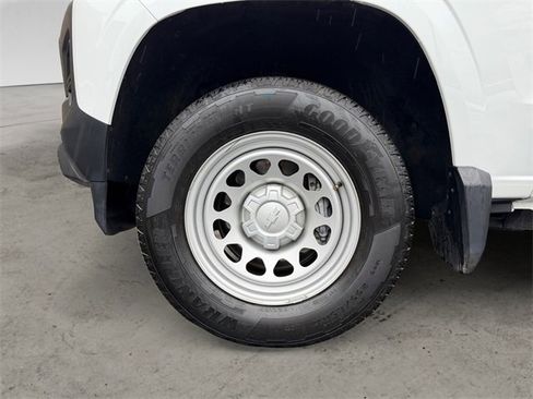 Used 2025 Chevrolet Colorado W/T w/ Advanced Trailering Package image 14