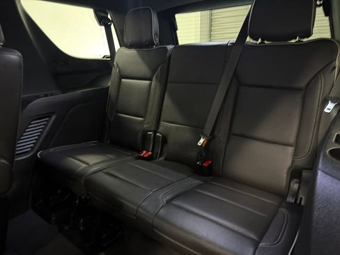 Used 2023 GMC Yukon SLT w/ SLT Luxury Package RWD image 15