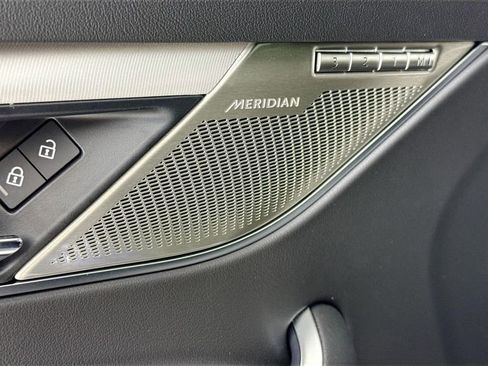 Certified 2025 Jaguar F-PACE R-Dynamic S AWD/4WD image 22