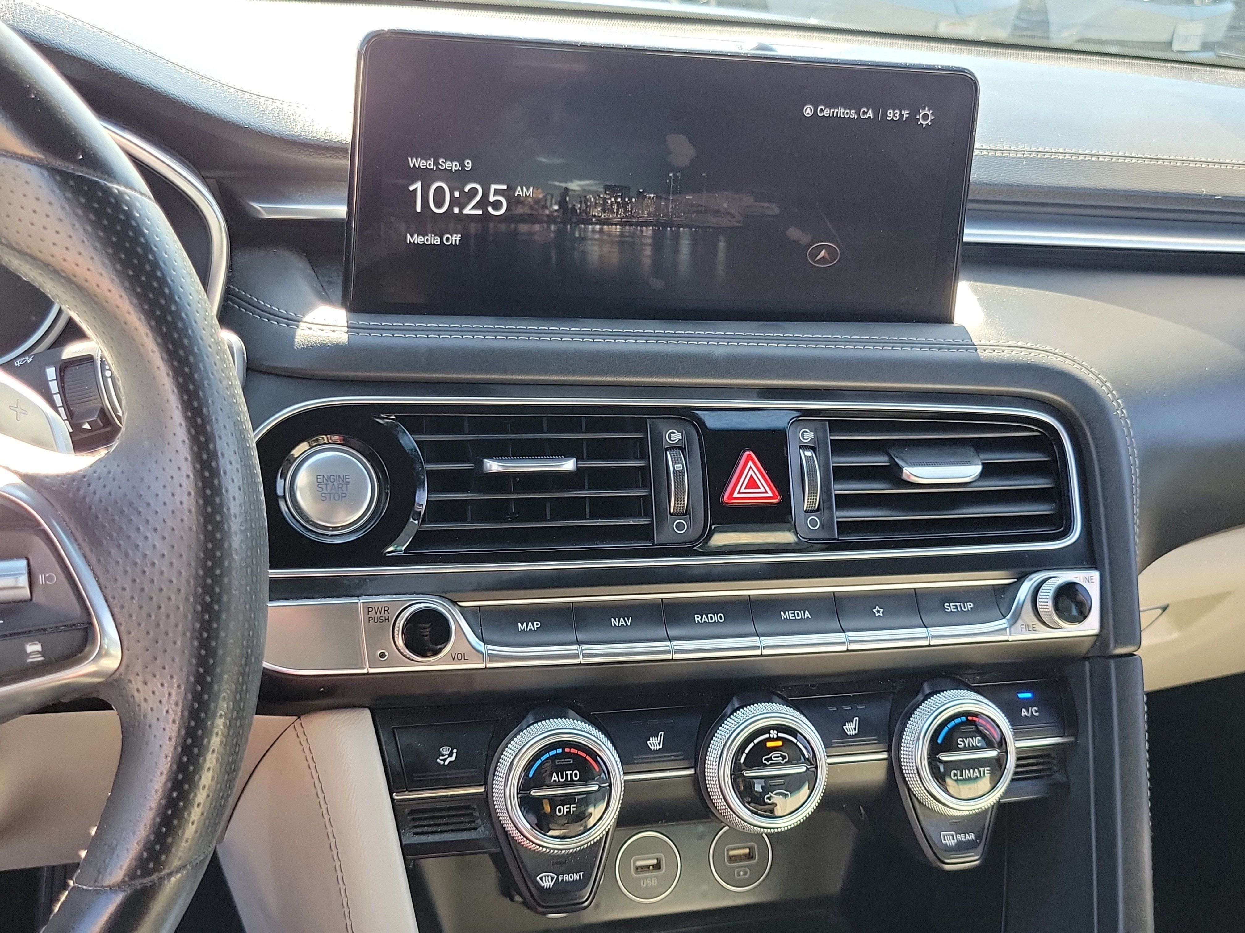 Certified 2023 Genesis G70 2.0T RWD image 16