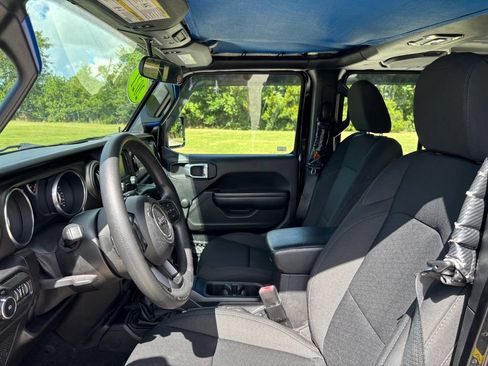 Used 2021 Jeep Wrangler Unlimited Sport AWD/4WD image 12