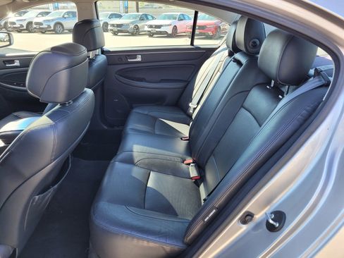 Used 2012 Hyundai Genesis 4.6 RWD image 13