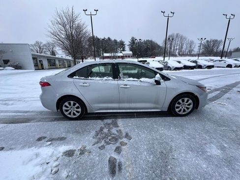 Used 2023 Toyota Corolla LE w/ Carpet Mat Package (TMS) image 3