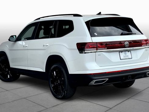 Used 2026 Volkswagen Atlas SE w/ Panoramic Sunroof Package FWD image 12