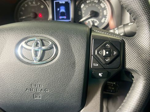 Used 2016 Toyota Tacoma TRD Sport w/ Premium & Technology Package RWD image 18