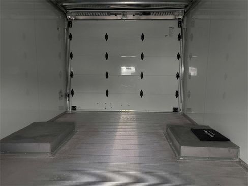 Used 2024 GMC Savana 3500 w/ Power Convenience Package image 18