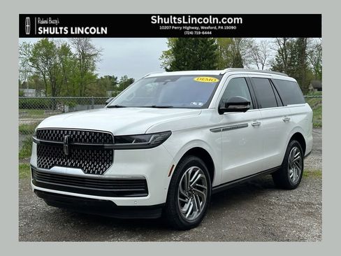 New 2025 Lincoln Navigator Reserve AWD/4WD image 1