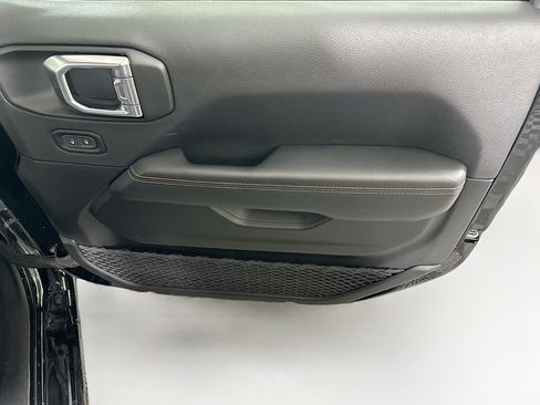 Used 2025 Jeep Wrangler Sahara w/ Safety Group image 29