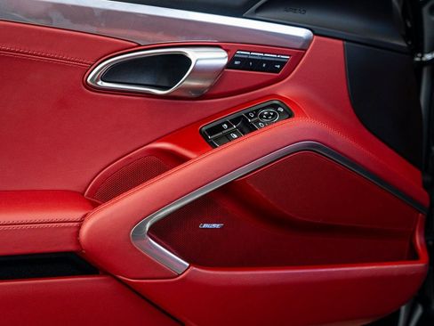 Used 2025 Porsche 718 Boxster image 32