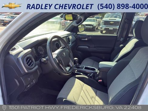 Used 2023 Toyota Tacoma TRD Off-Road AWD/4WD image 15