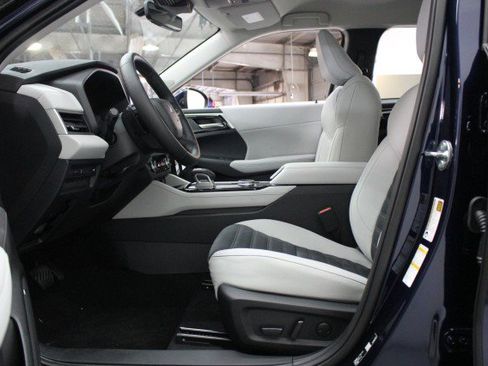 New 2026 Mitsubishi Outlander SE image 6