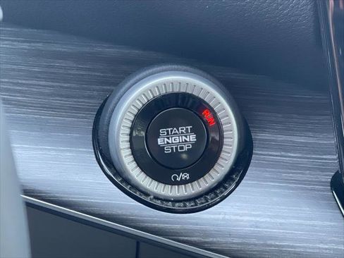 Used 2024 Jeep Wagoneer Series III AWD/4WD image 26
