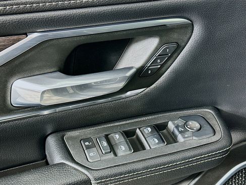 Used 2025 RAM 1500 Laramie image 15