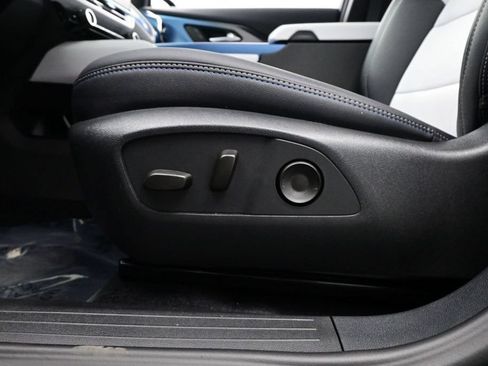 Used 2026 Chevrolet Equinox EV LT FWD image 23