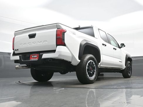 Used 2024 Toyota Tacoma TRD Off-Road AWD/4WD image 31