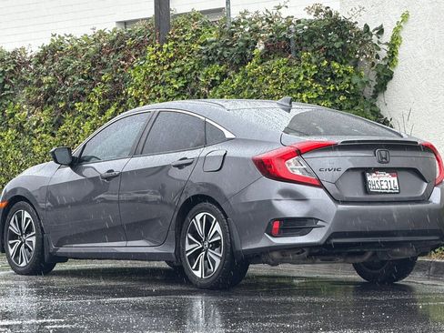 Used 2017 Honda Civic EX-T image 7