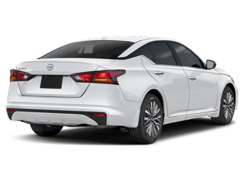 Used 2025 Nissan Altima 2.5 SV FWD image 2