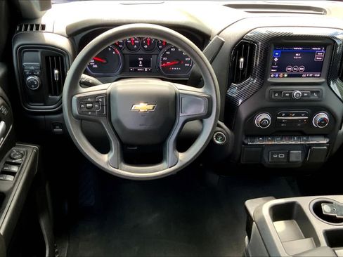 Used 2022 Chevrolet Silverado 1500 Custom image 6