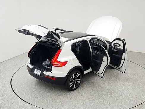 New 2026 Volvo XC40 B5 Plus w/ Climate Package AWD/4WD image 39