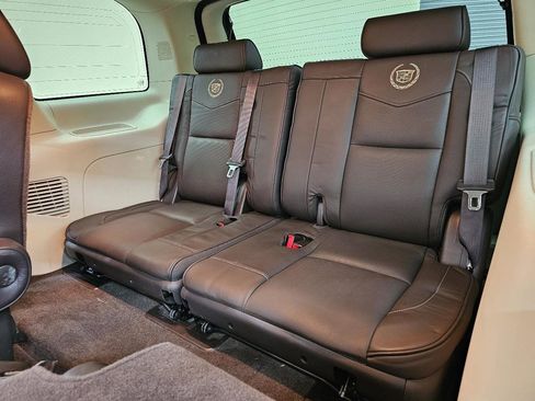 Used 2014 Cadillac Escalade Platinum image 26