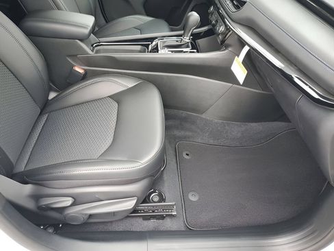 New 2026 Jeep Compass Latitude AWD/4WD image 19
