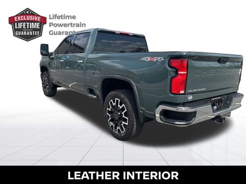 Used 2025 Chevrolet Silverado 2500 LTZ w/ LTZ Convenience Package AWD/4WD image 4