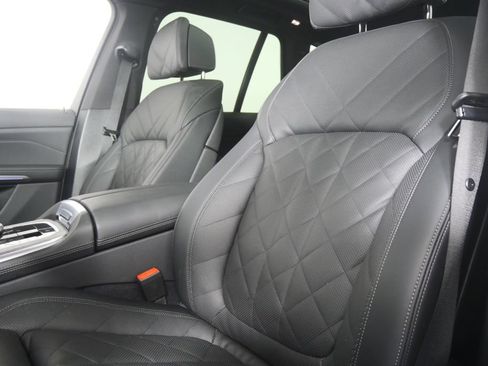 Certified 2026 BMW X5 sDrive40i w/ Climate Comfort Package RWD image 10