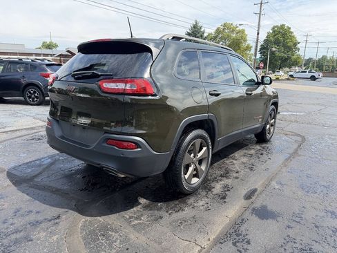 Used 2017 Jeep Cherokee 75th Anniversary AWD/4WD image 12