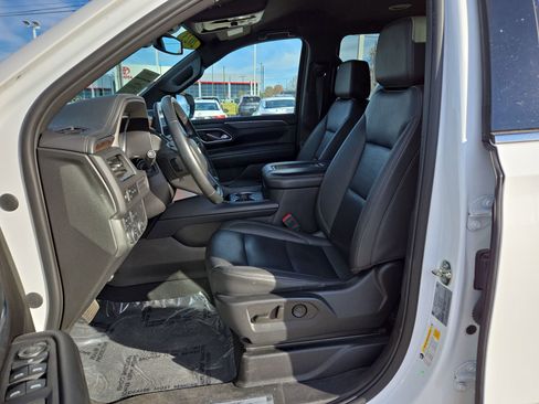 Used 2023 Chevrolet Suburban LT image 10
