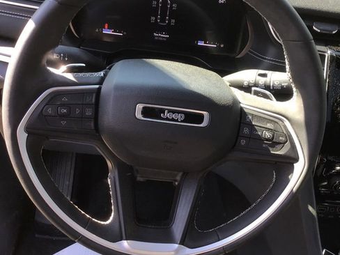 Used 2023 Jeep Grand Cherokee L Laredo AWD/4WD image 9