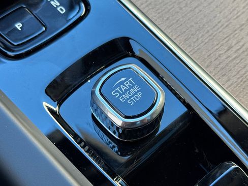 New 2026 Volvo XC60 B5 Plus w/ Climate Package AWD/4WD image 25