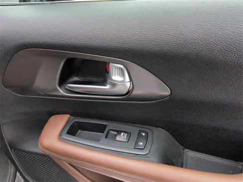 Used 2019 Chrysler Pacifica Limited w/ Tire & Wheel Group image 29