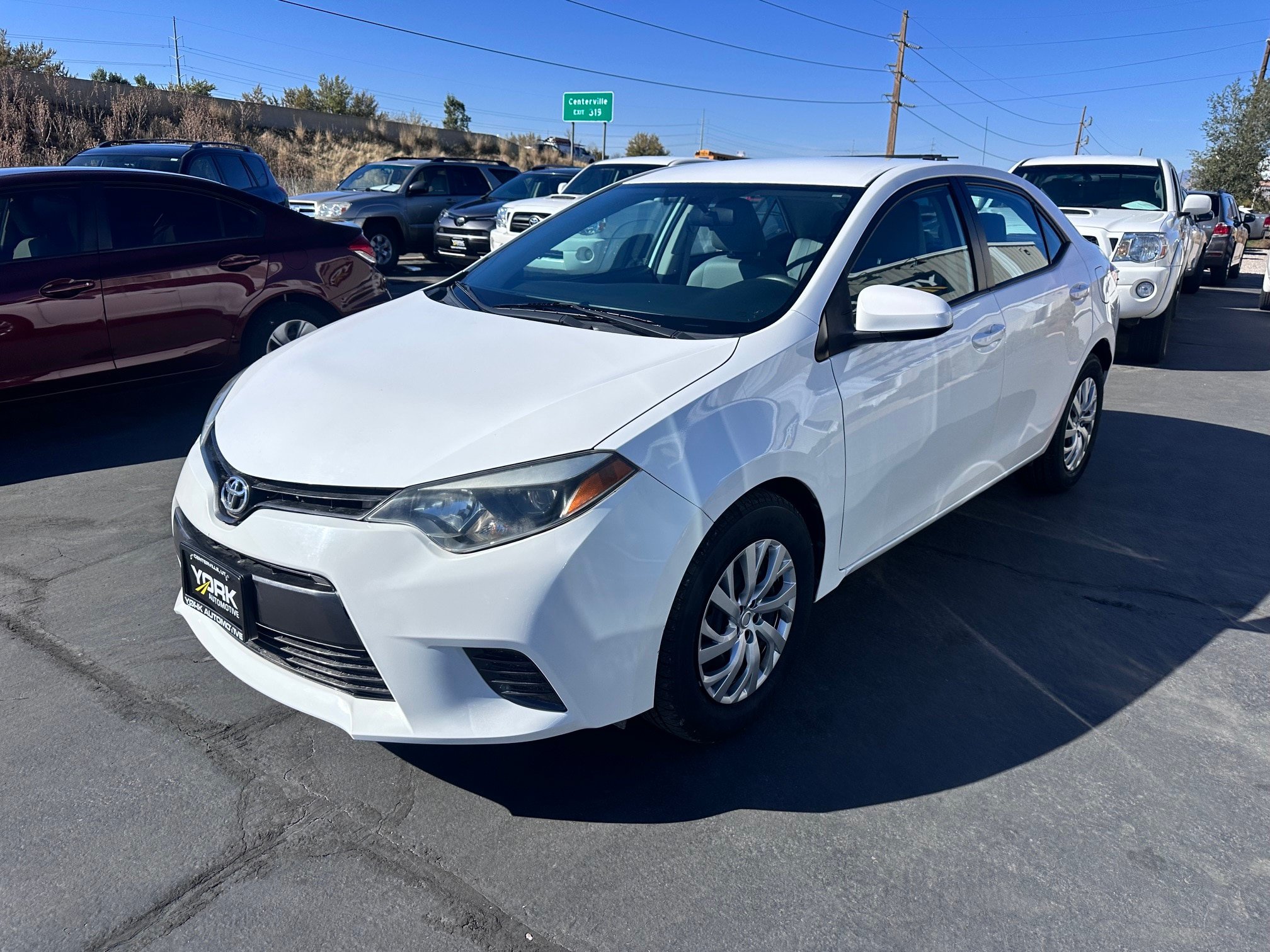 Used 2015 Toyota Corolla LE FWD image 2