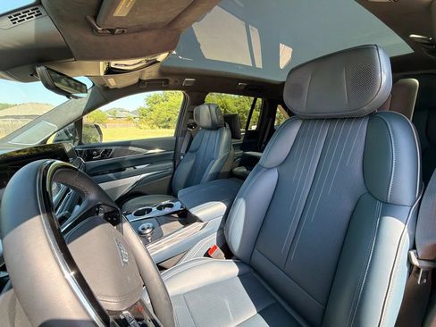 Used 2025 Cadillac Escalade IQ Luxury 2 AWD/4WD image 16
