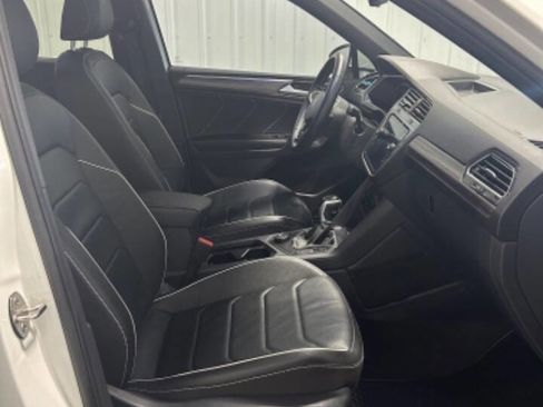 Used 2023 Volkswagen Tiguan SEL R-Line image 12