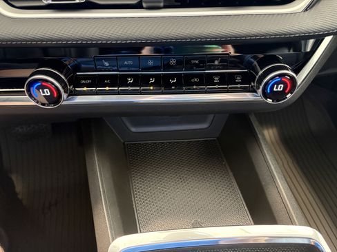 New 2026 Chevrolet Equinox LT w/ Convenience Package II image 19