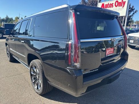 Used 2019 Cadillac Escalade ESV Platinum image 7