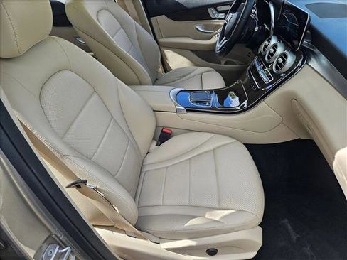 Used 2021 Mercedes-Benz GLC 300 image 20