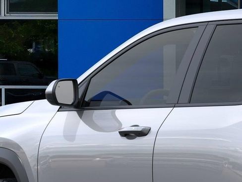 New 2027 Chevrolet Equinox LT w/ Convenience Package II FWD image 12