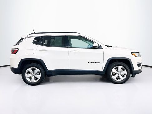 Used 2018 Jeep Compass Latitude w/ Popular Equipment Group AWD/4WD image 10