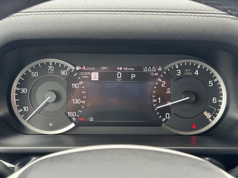 Used 2022 Land Rover Defender 110 image 34