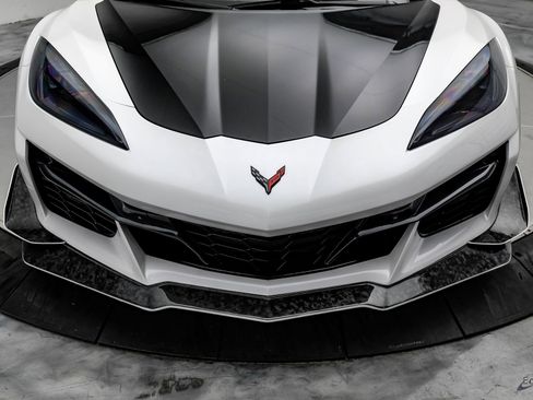 Used 2023 Chevrolet Corvette Z06 w/ Z07 Performance Package image 36