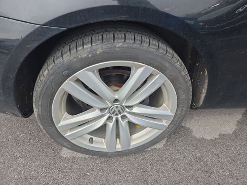 Used 2012 Volkswagen Eos Lux image 2