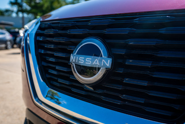 Used 2023 Nissan Rogue SV FWD image 13