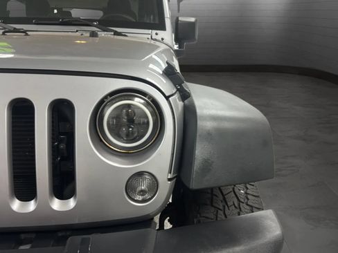 Used 2014 Jeep Wrangler Sport AWD/4WD image 25
