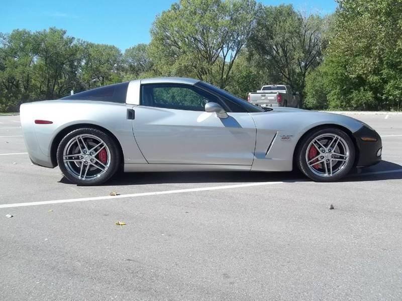 Used 2006 Chevrolet Corvette Coupe w/ Preferred Equipment Group RWD image 1
