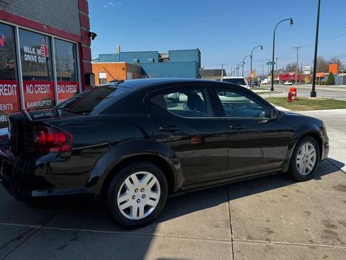 Used 2014 Dodge Avenger SE image 4