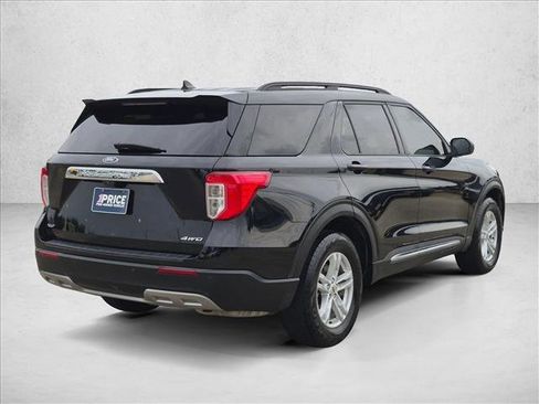 Used 2021 Ford Explorer XLT w/ Equipment Group 202A AWD/4WD image 3